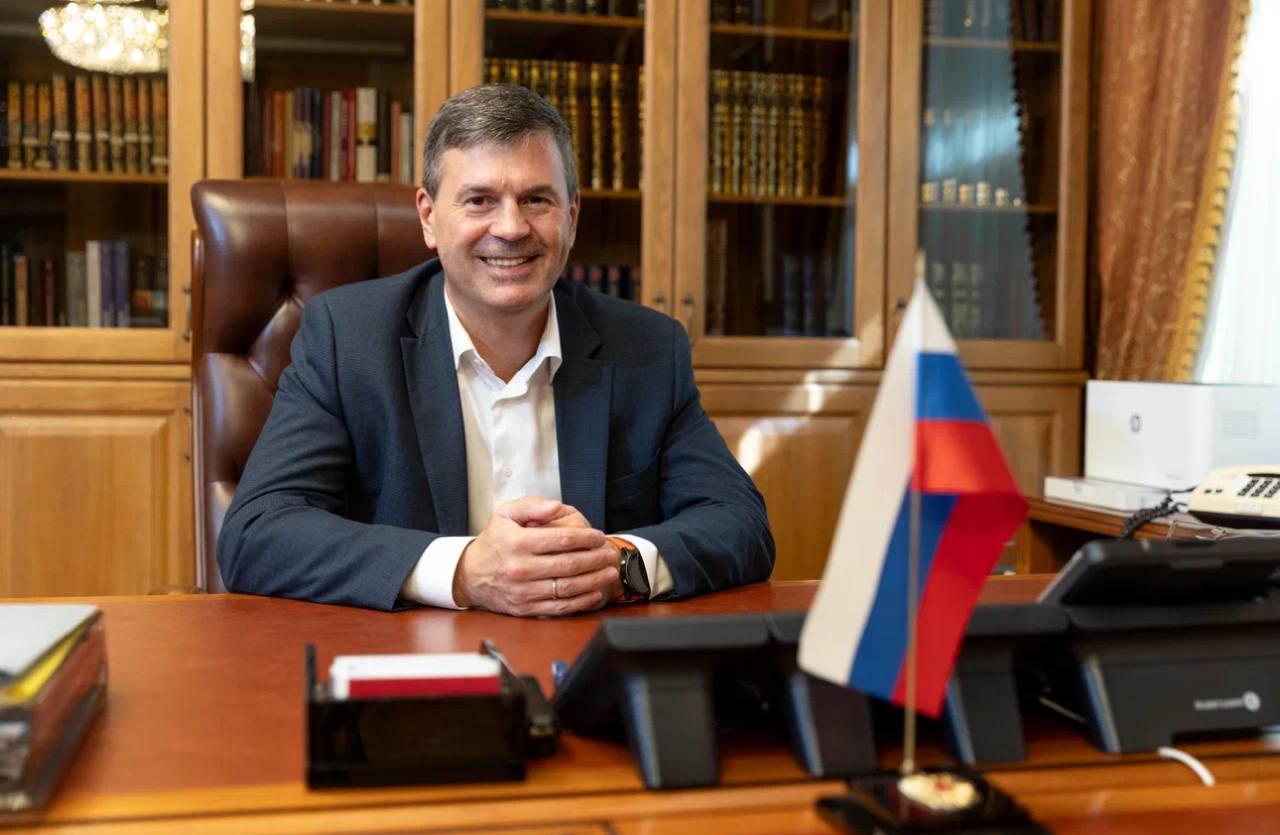 Поздравление ректора Алексея Комиссарова с Днём знаний