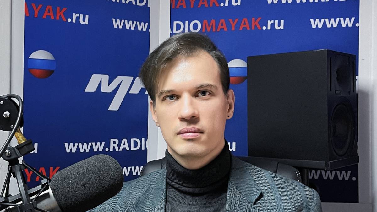 От «Ёлки» до «Ёлок»: доцент ИГСУ Президентской академии Алексей Саломатин рассказал о рождественской символике на радио «Маяк»