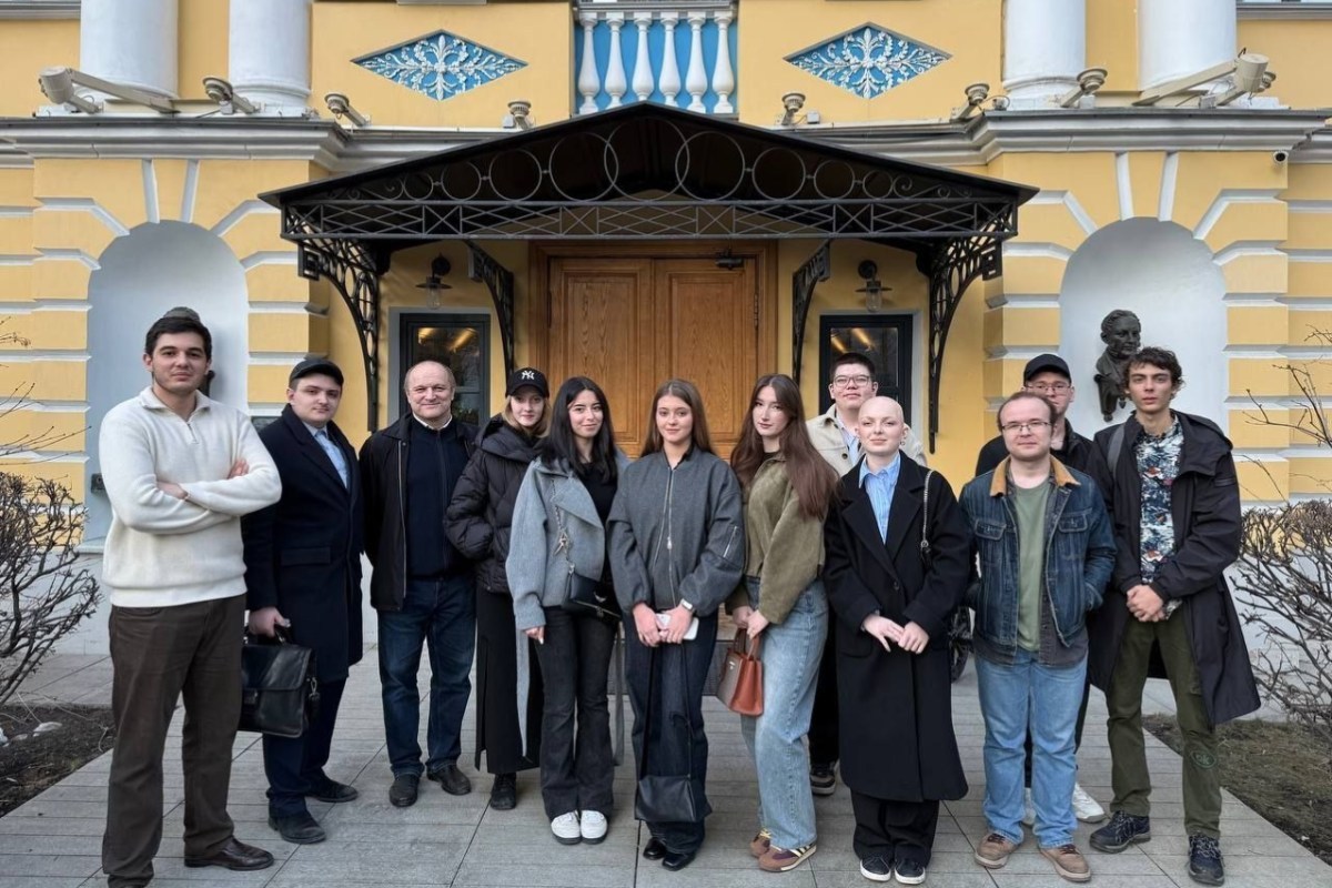 Студенты ИГСУ Президентской академии посетили Российское военно-историческое общество