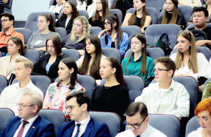 В Академии завершилось обучение преподавателей по программе «Обучение служением»
