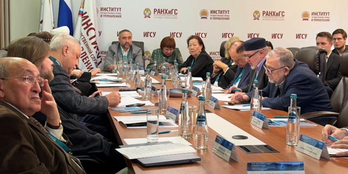 Межкультурные и этноконфессиональные отношения в медиапространстве: в Президентской академии обсудили развитие диалога культур