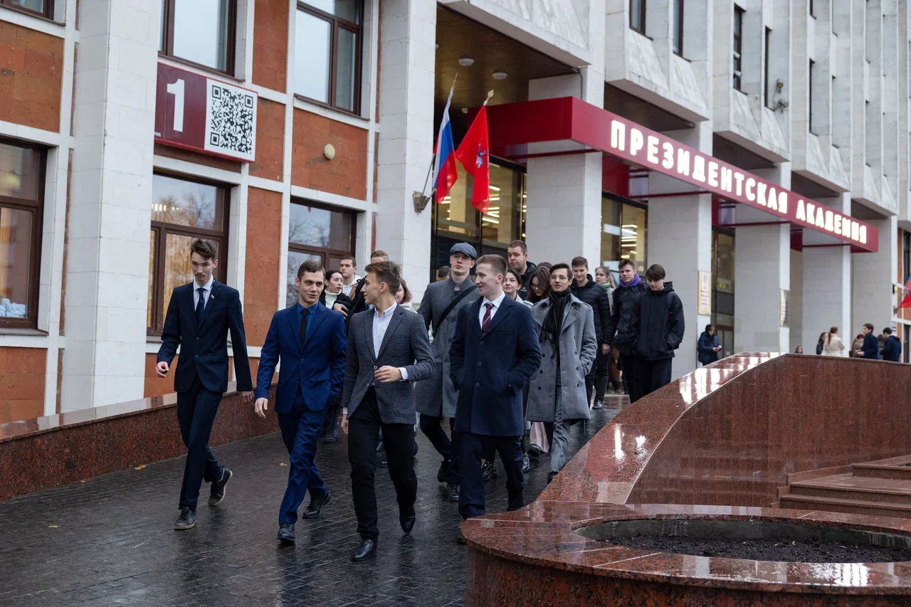 200 000 заявлений на обучение подано в Президентскую академию