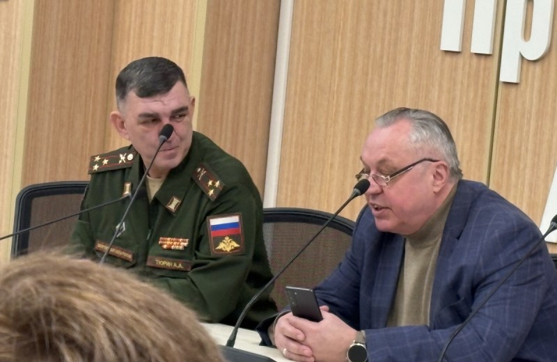 Будущим курсантам Военного учебного центра Президентской академии рассказали о правилах поступления 