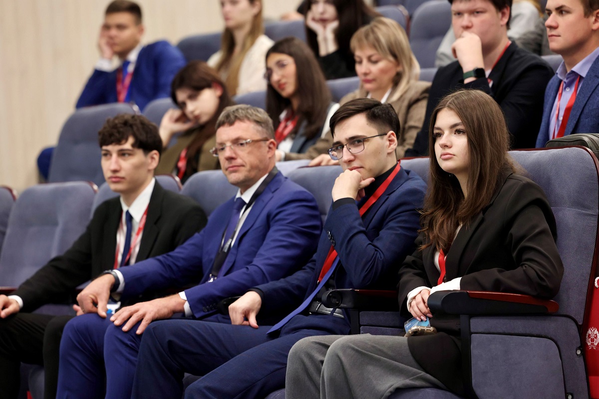 В Президентской академии стартовал II съезд Студенческого научного общества