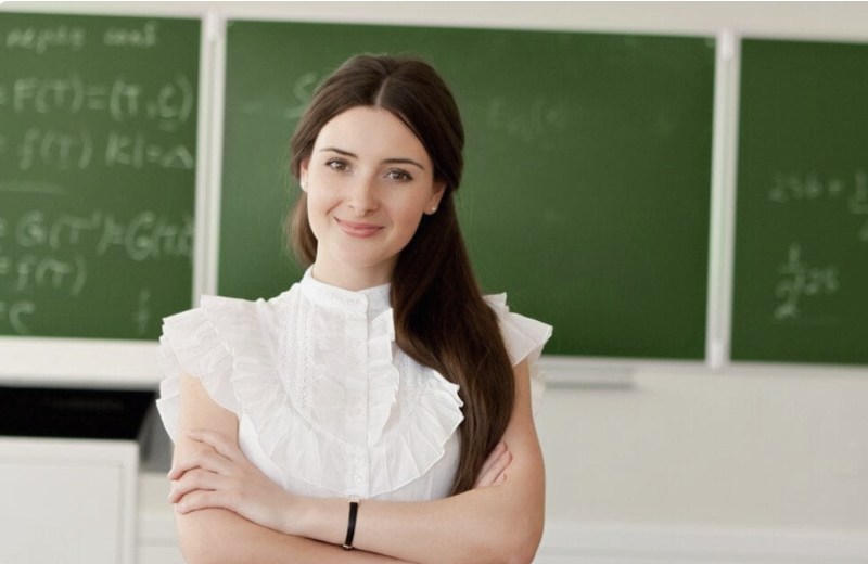 Путин призвал продолжать повышать престижность профессии преподавателя