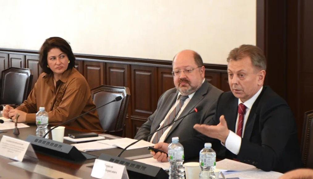 В Президентской академии прошел круглый стол по международной защите прав человека