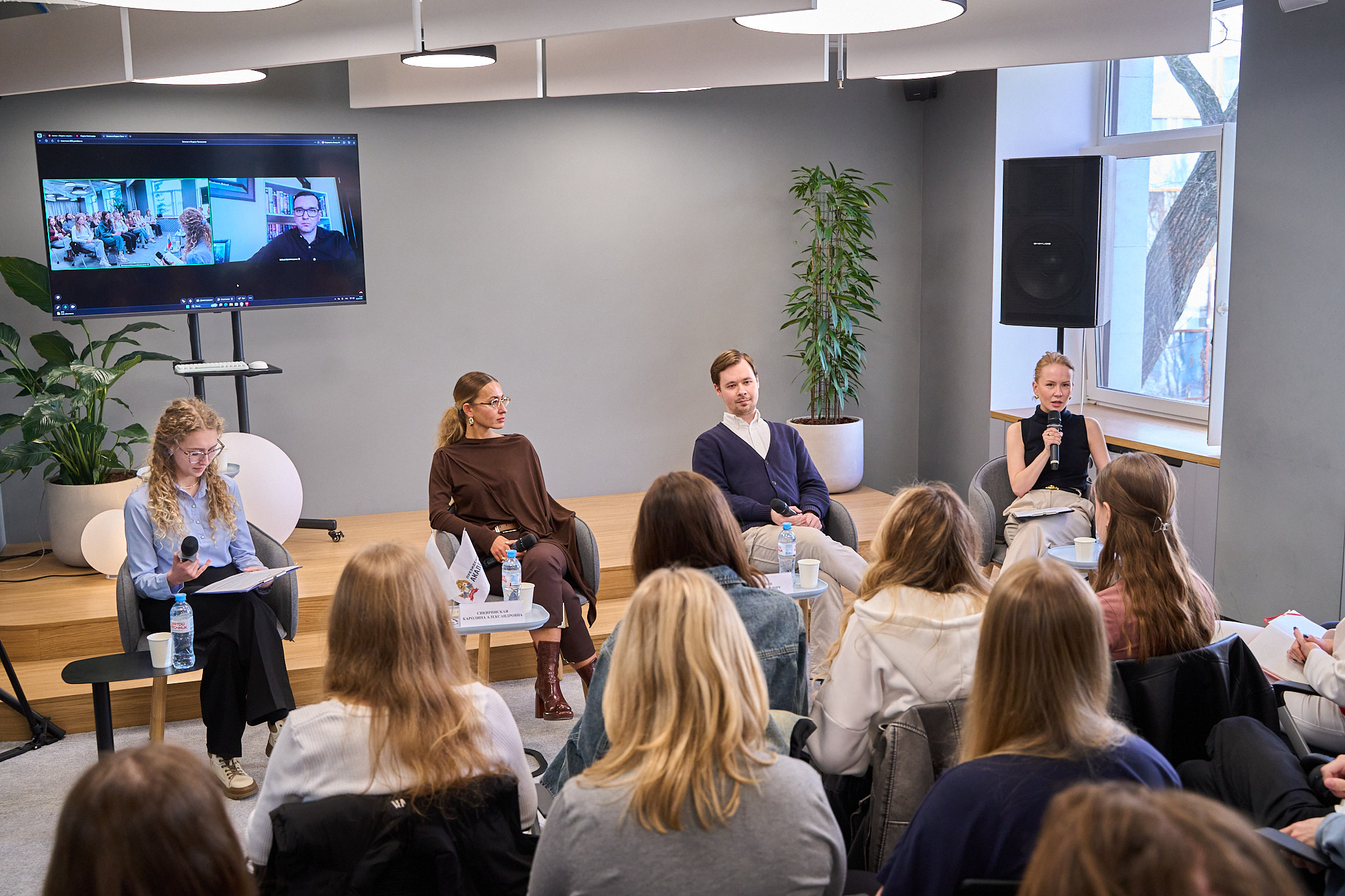 «Как стать международным специалистом»: в студенческом клубе «Интерклаб» ИГСУ Президентской академии состоялся первый открытый диалог