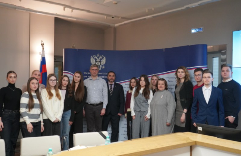 От теории к практике: студенты ИГСУ Президентской академии познакомились с деятельностью Роструда