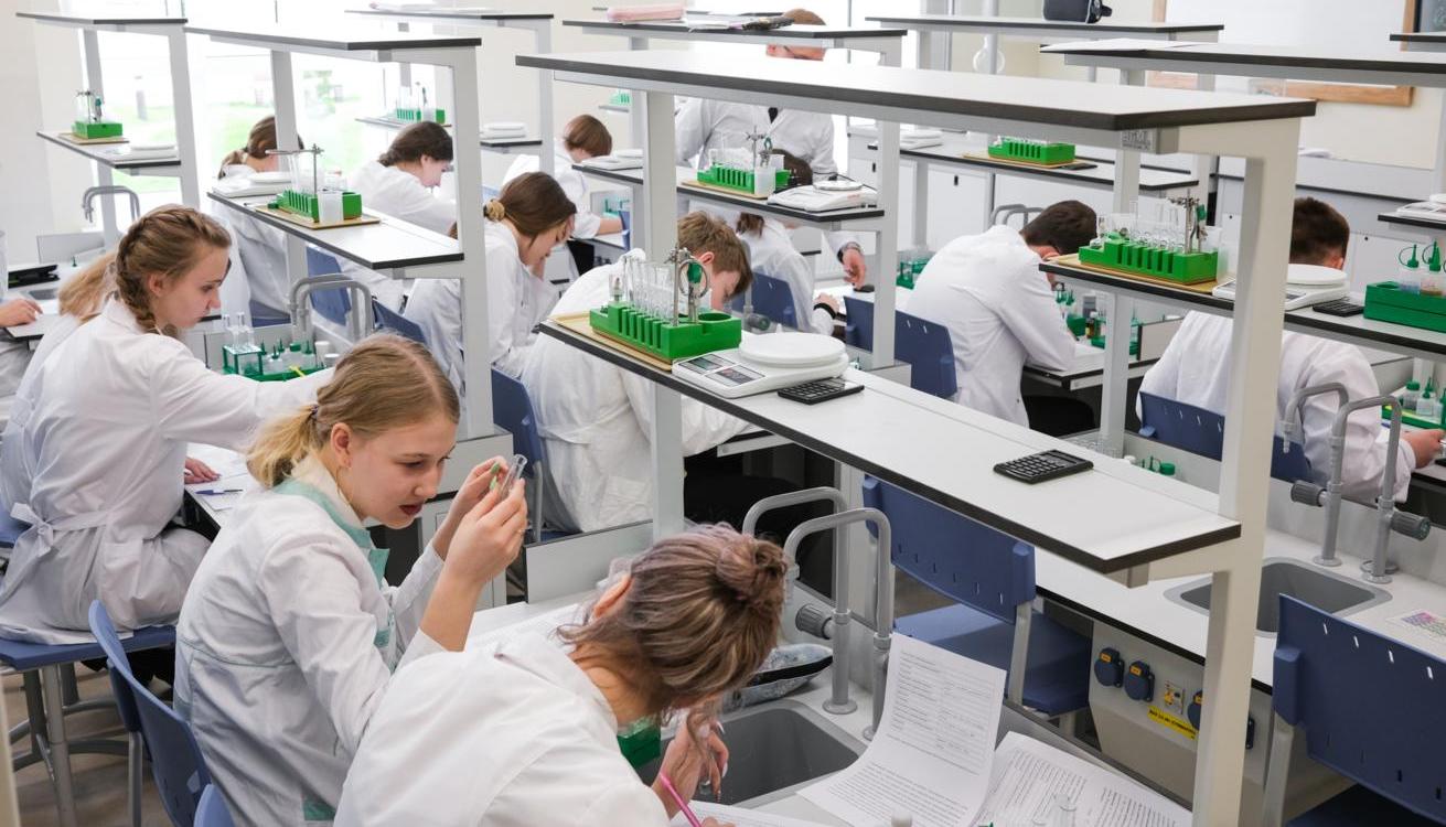 В РФ утвердили перечень профессий, приоритетных для технологического лидерства