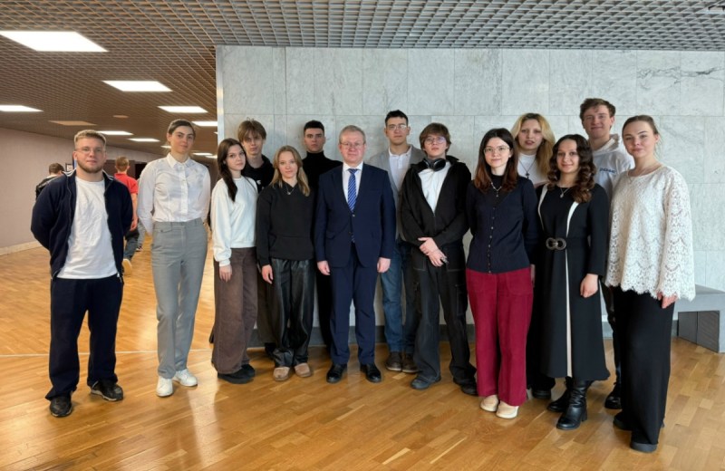 Студенты ИГСУ встретились с главой муниципального округа Раменки Станиславом Дмитриевым