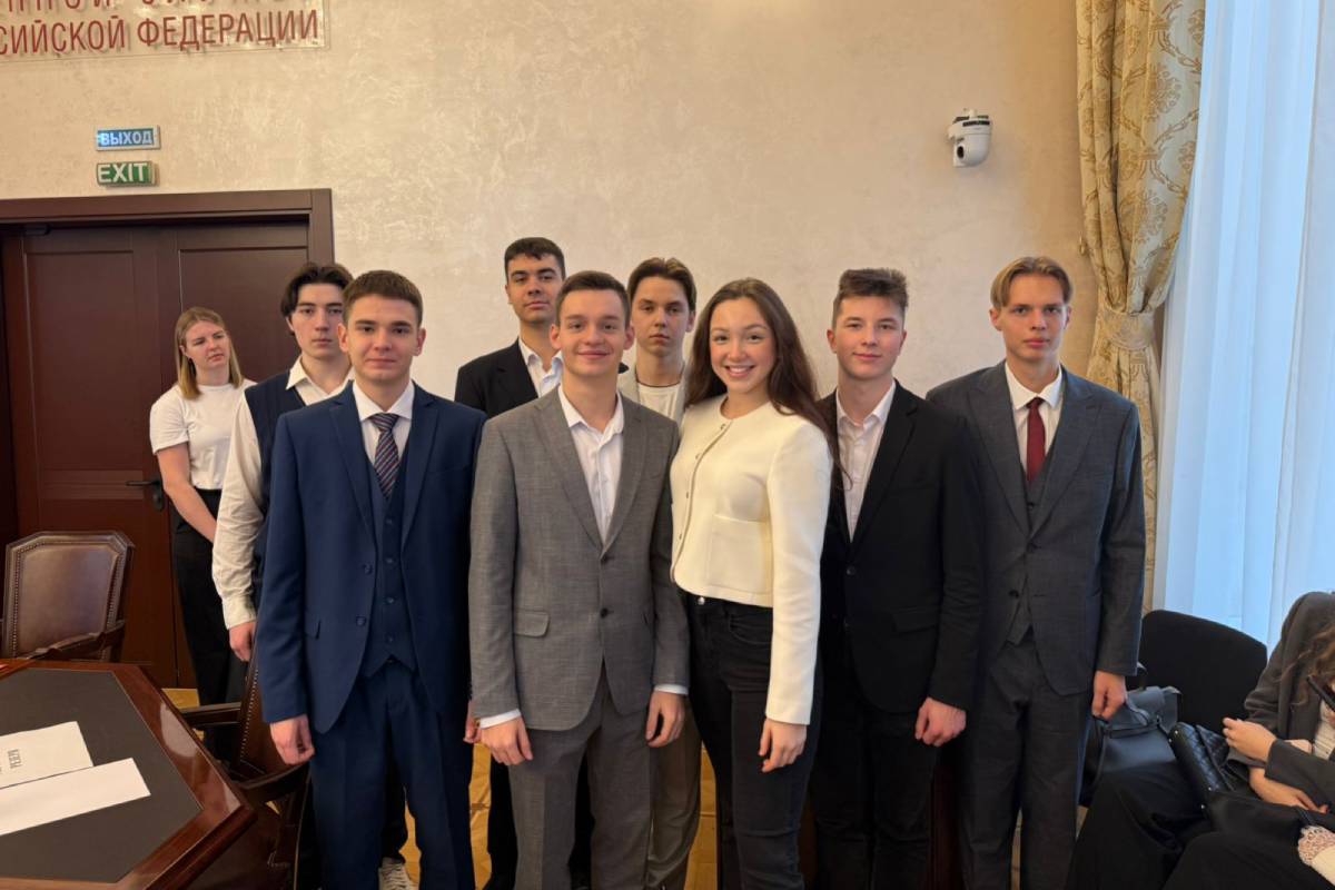 Представитель ДНР в Москве Ольга Макеева выступила перед студентами Президентской академии