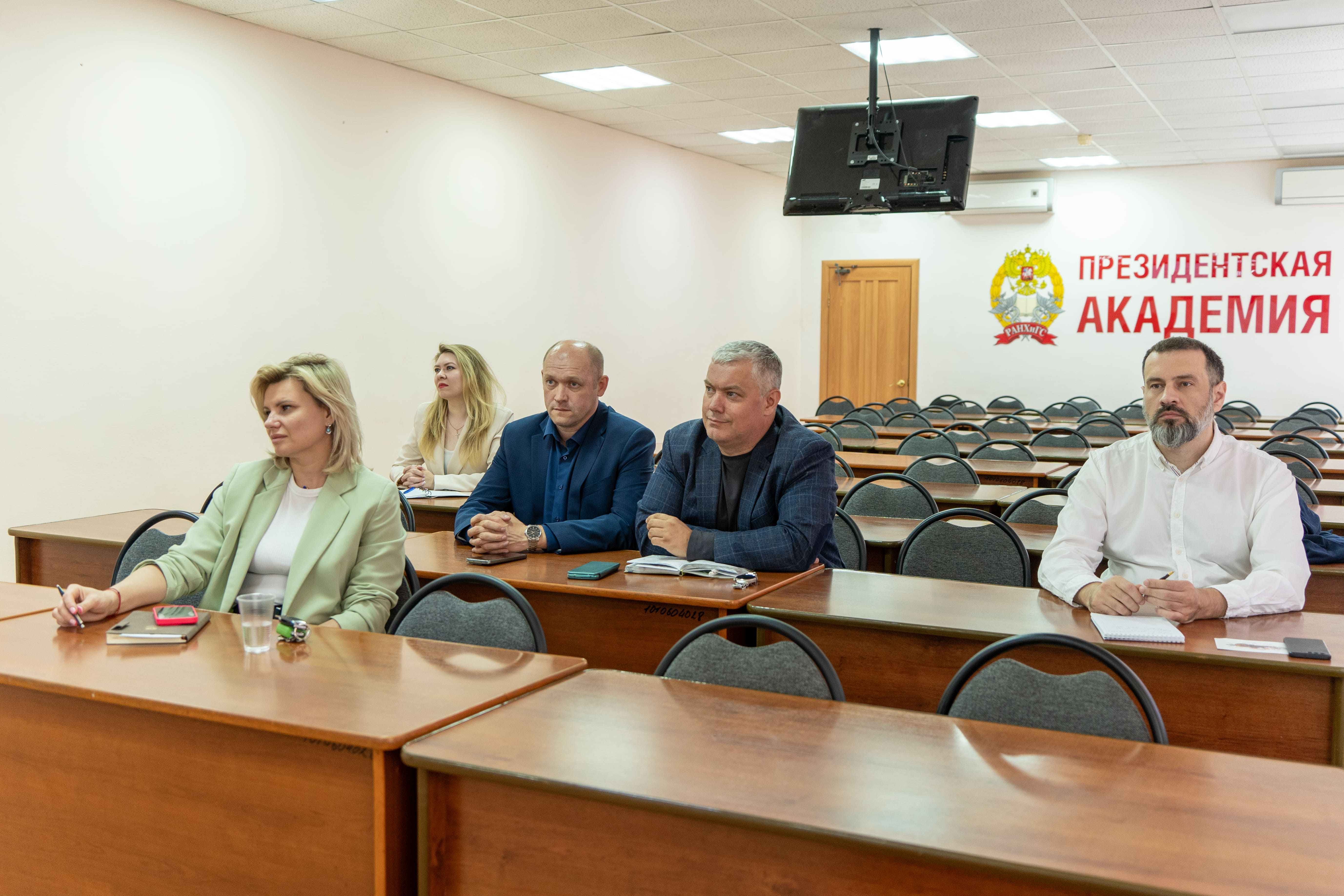 Профессором Алексеем Тяпухиным был проведен мастер-класс на тему: «Перспективы разработки и внедрения цифровых двойников нефизических объектов управления организациями»